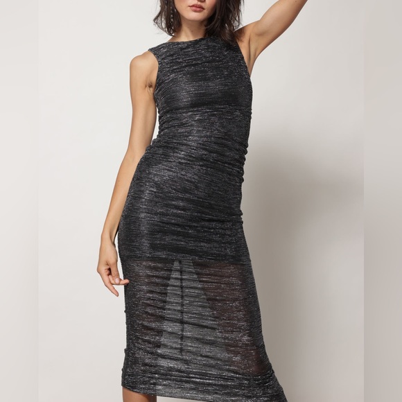 Line and Dot Olivia Pleated Mesh Midi Dress in Charcoal size M - Picture 2 of 8